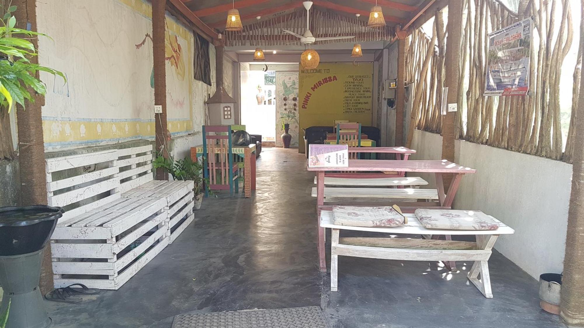 Pinki Nest Hotel Mirissa Exterior photo